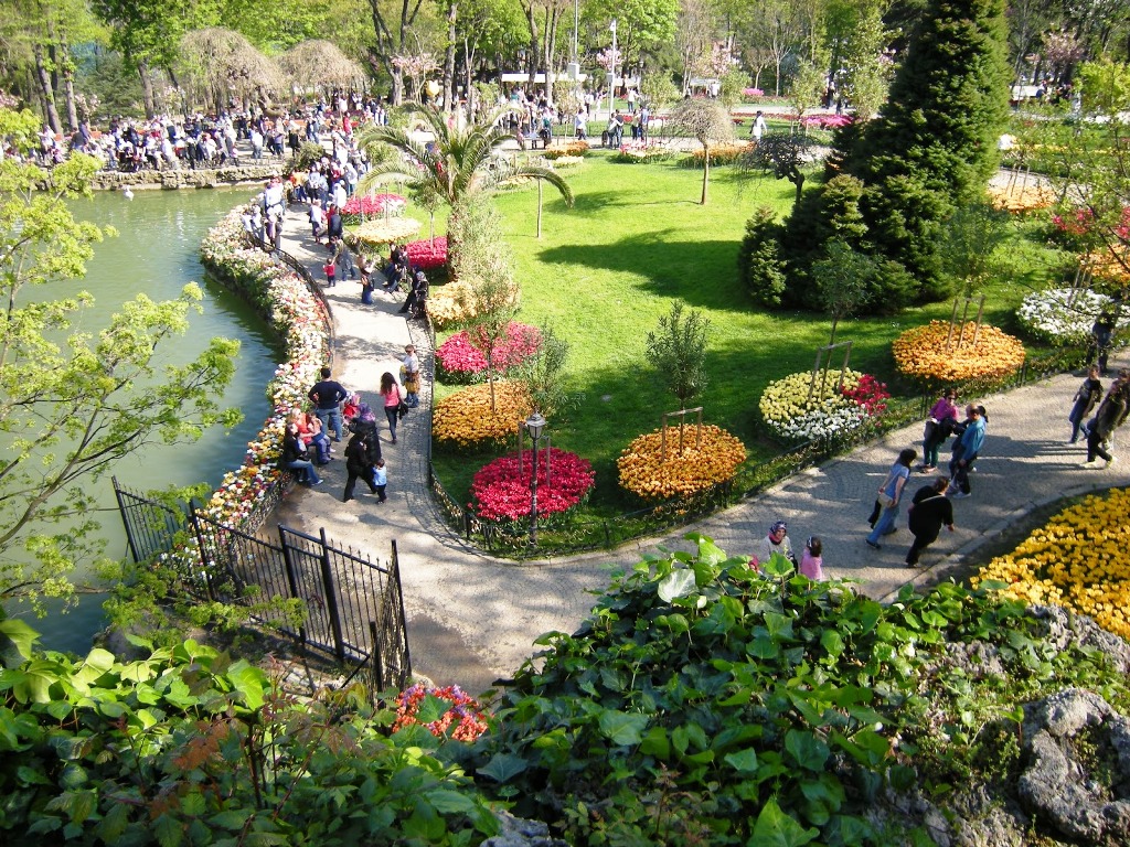 Maçka Democracy Park's central grounds