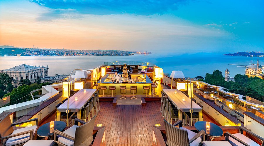 16ROOF's Bosphorus panorama from the sixteenth floor of the Swissotel