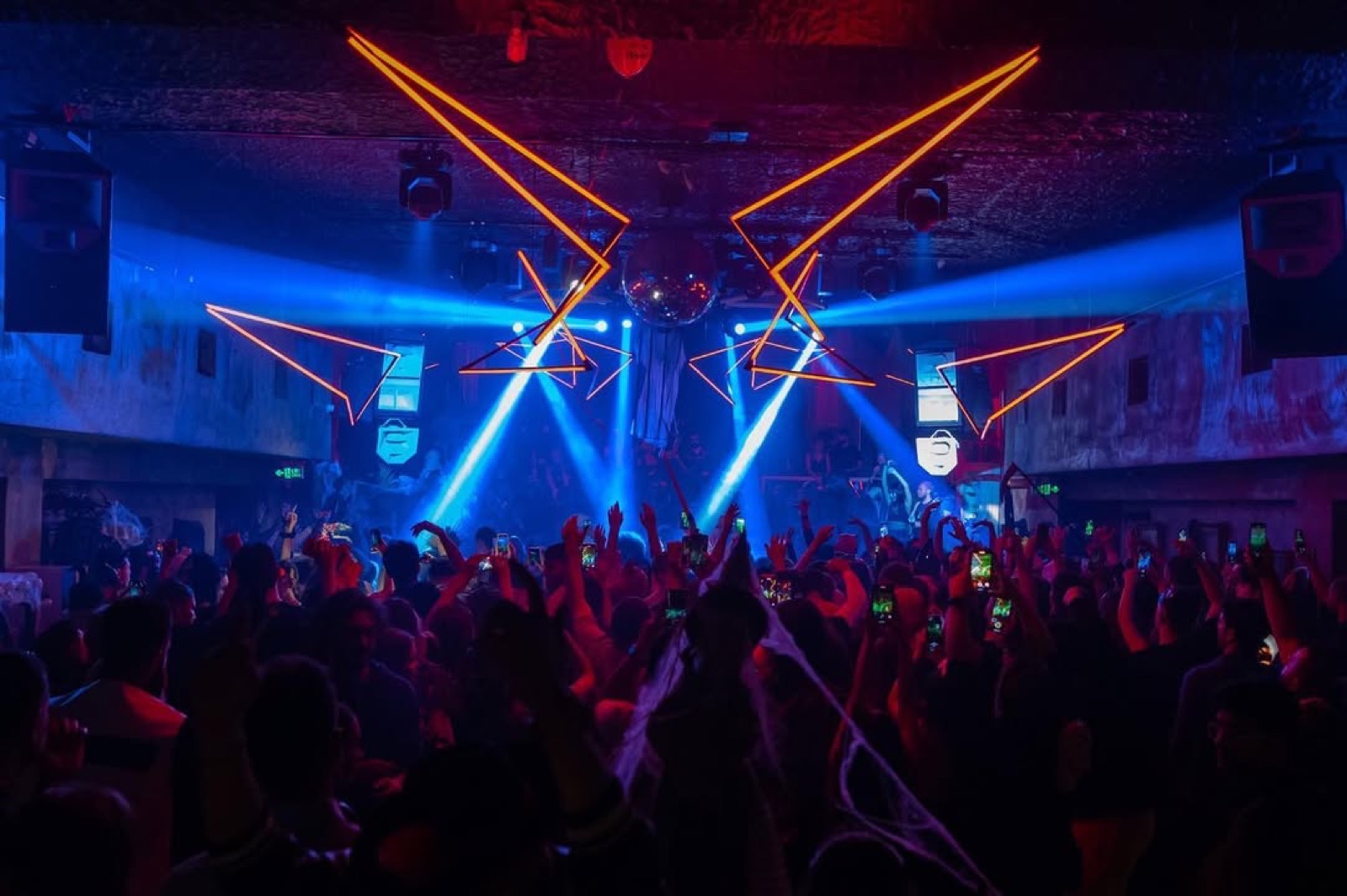 Klein Harbiye venue